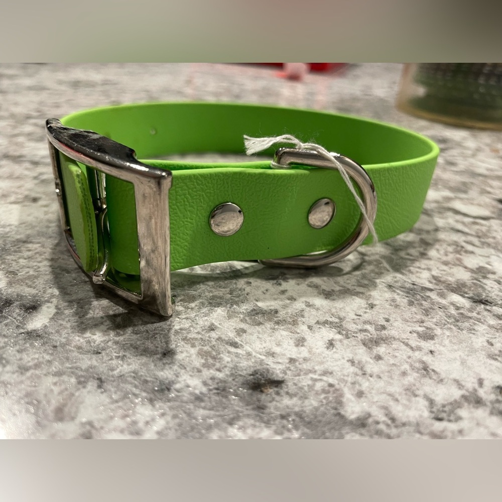 Biothane fluorescent pink dog collar with Silver Buckle size 12-15 inch 
New.